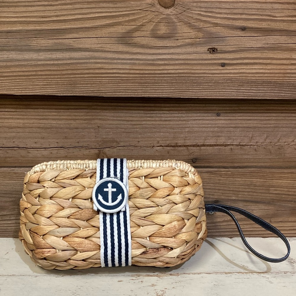 Straw Studios Clutch